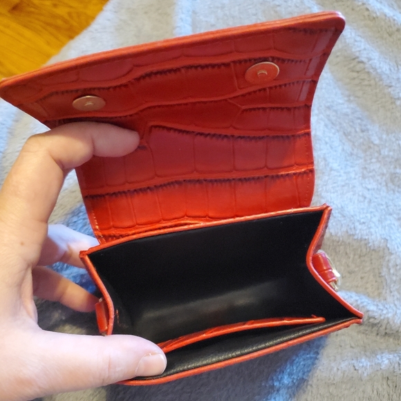 Jacquemus Le Chiquito Croc-Embossed Leather Crossbody Bag - Picture 6 of 9